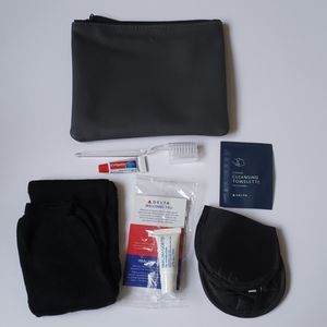 Tumi travel pouch